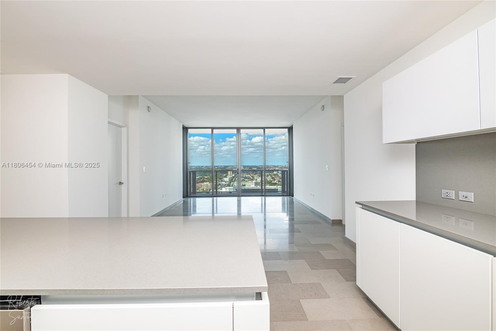 RISE CONDO - Residential