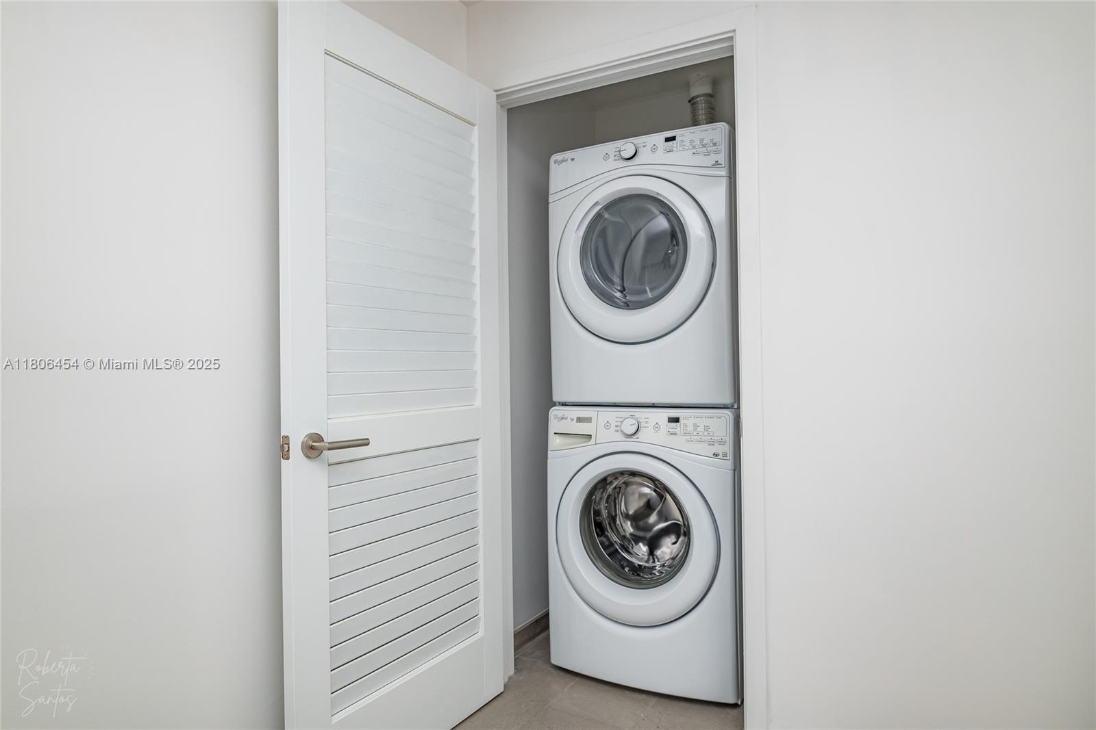 RISE CONDO - Residential