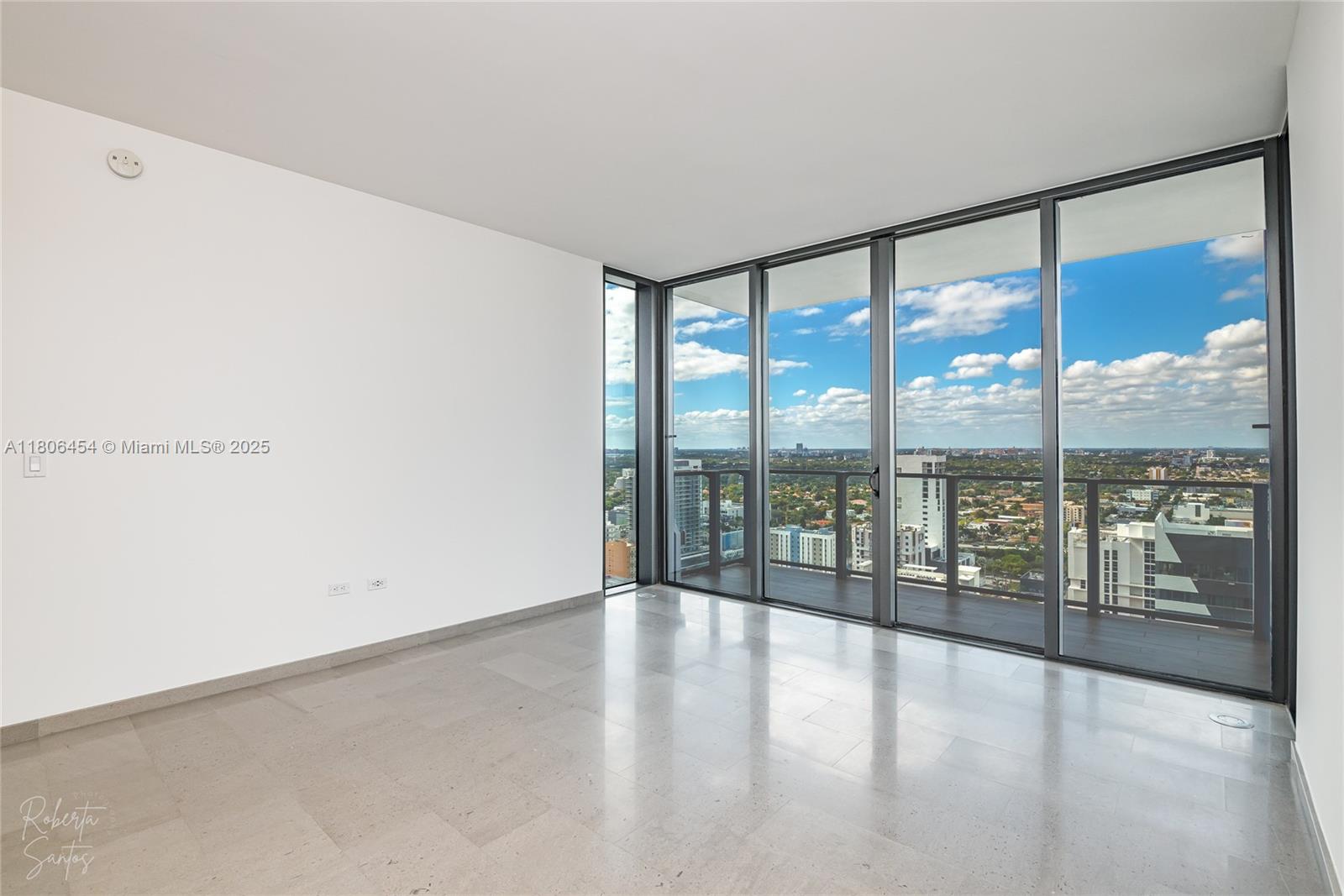 RISE CONDO - Residential