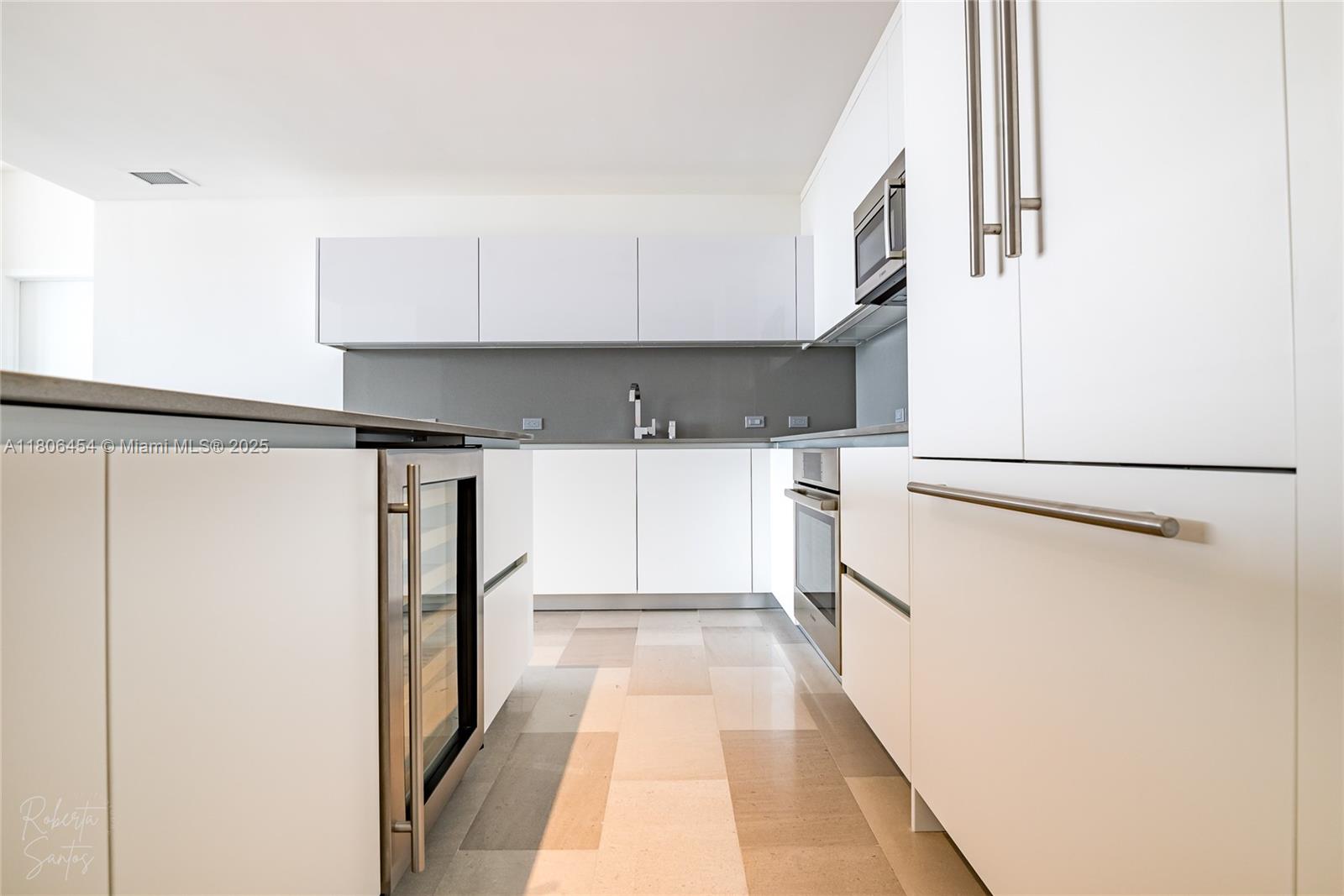 RISE CONDO - Residential