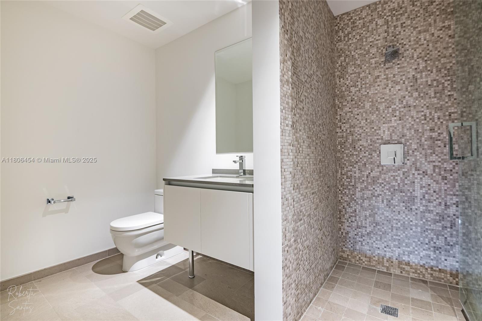 RISE CONDO - Residential