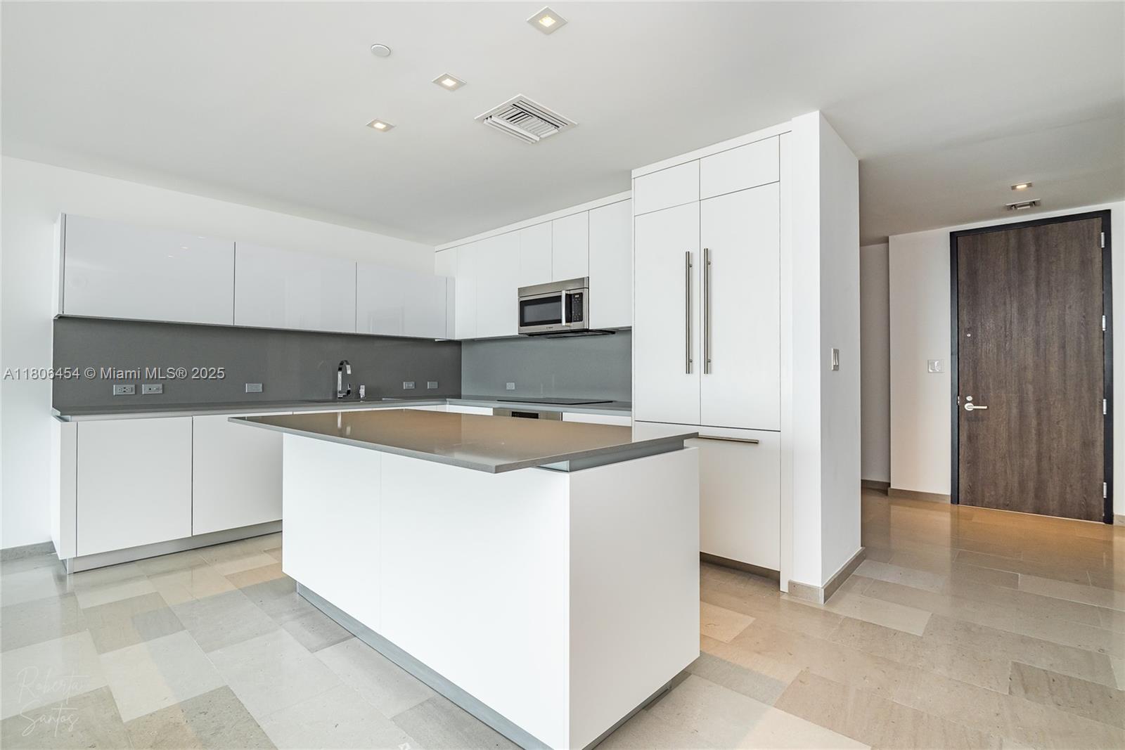 RISE CONDO - Residential