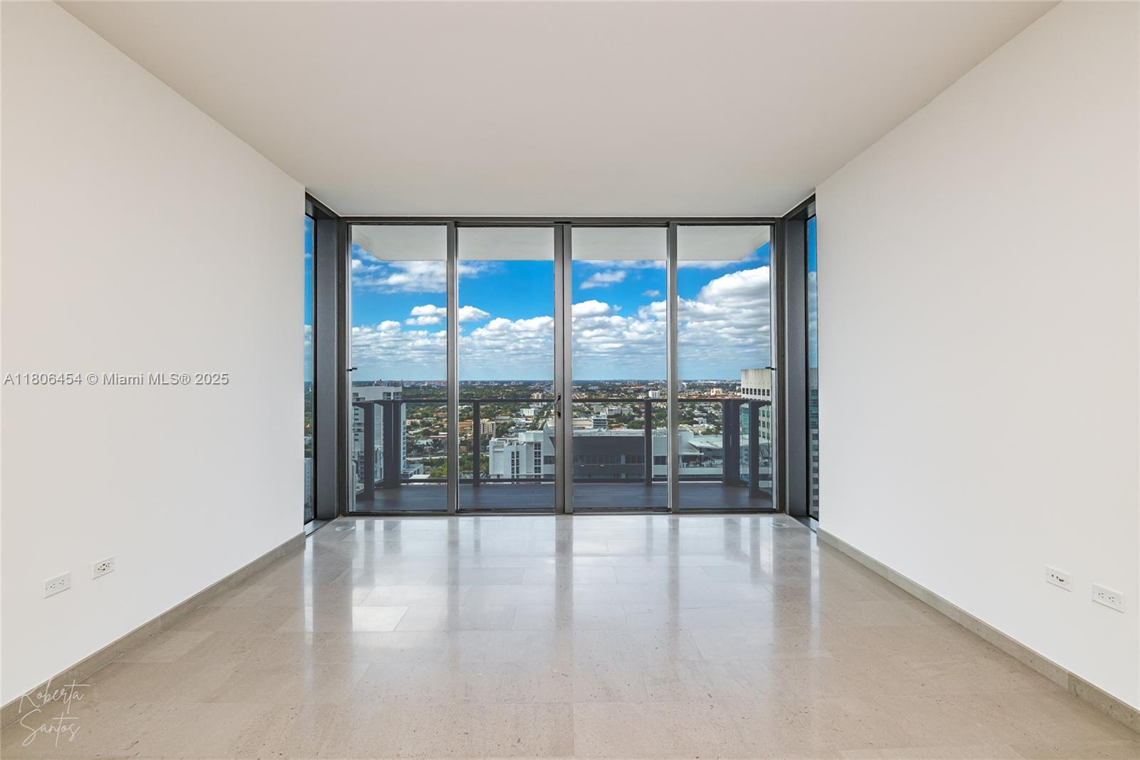 RISE CONDO - Residential