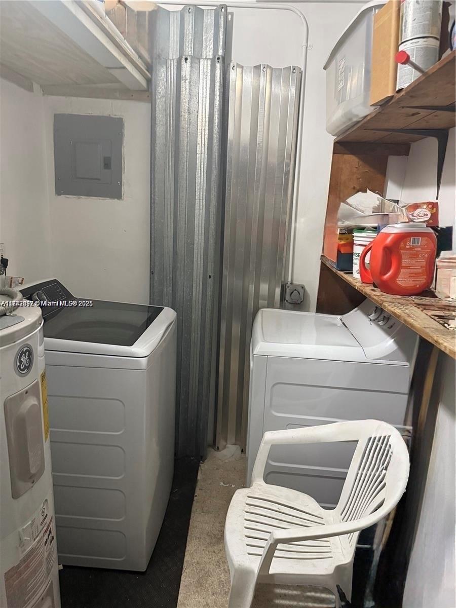 HOLLYWOOD PARK - Residential Lease