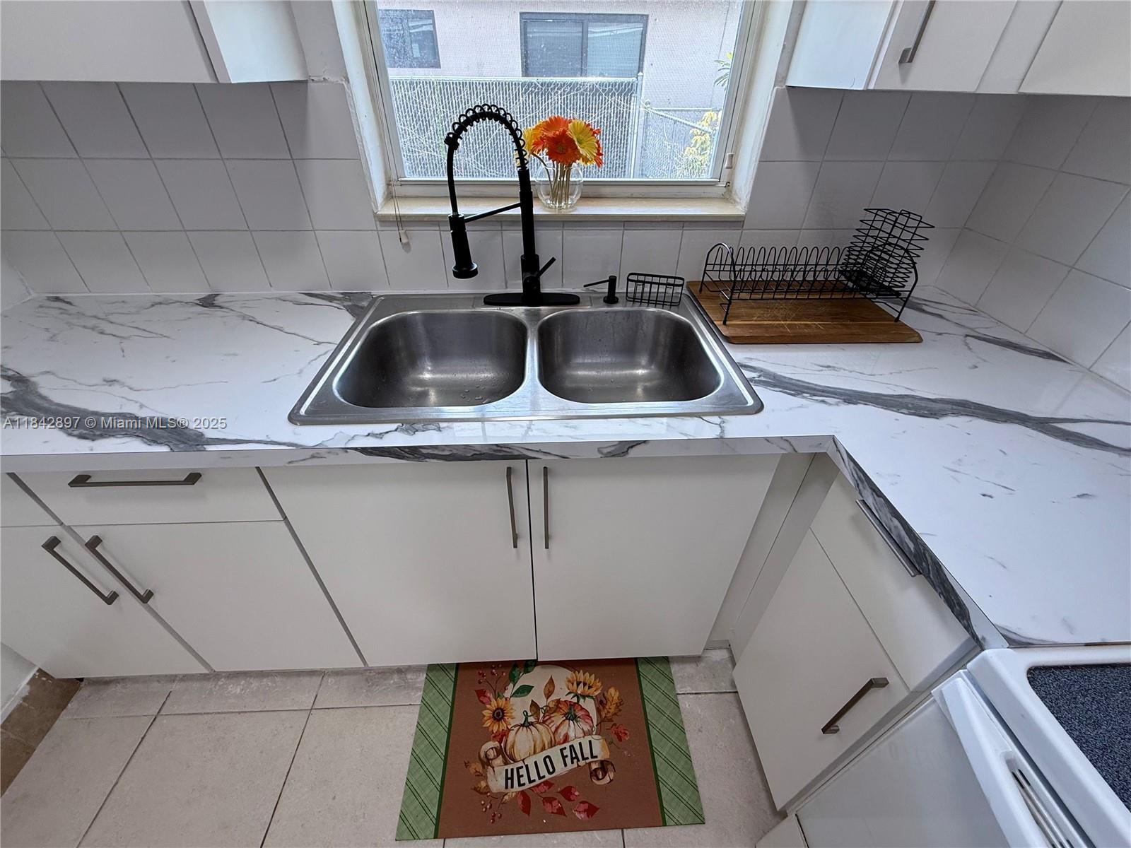 HOLLYWOOD PARK - Residential Lease