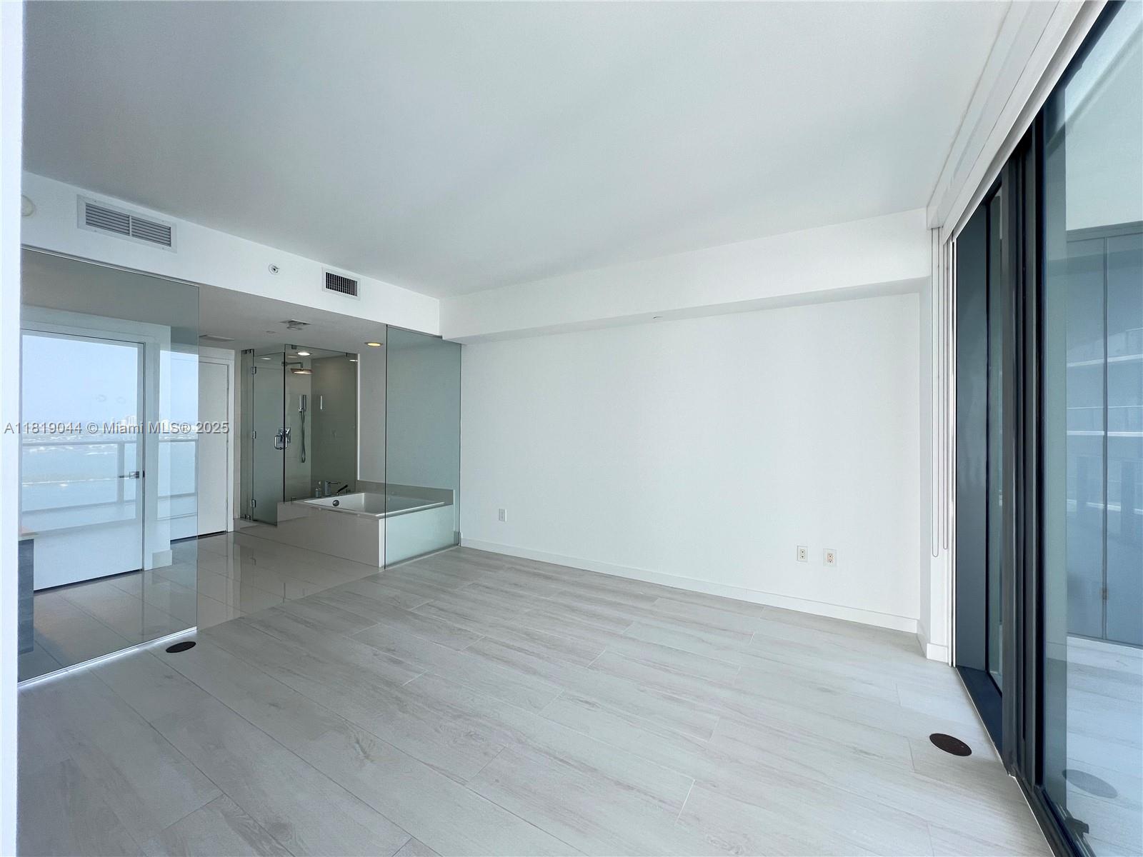 PARAISO BAY CONDO - Residential Lease