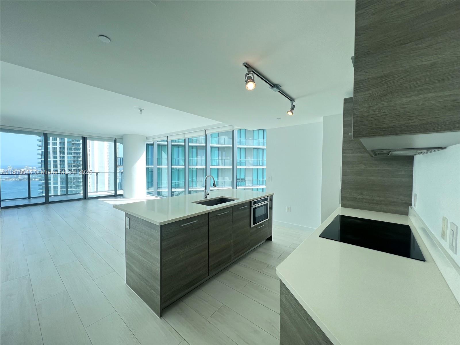 PARAISO BAY CONDO - Residential Lease