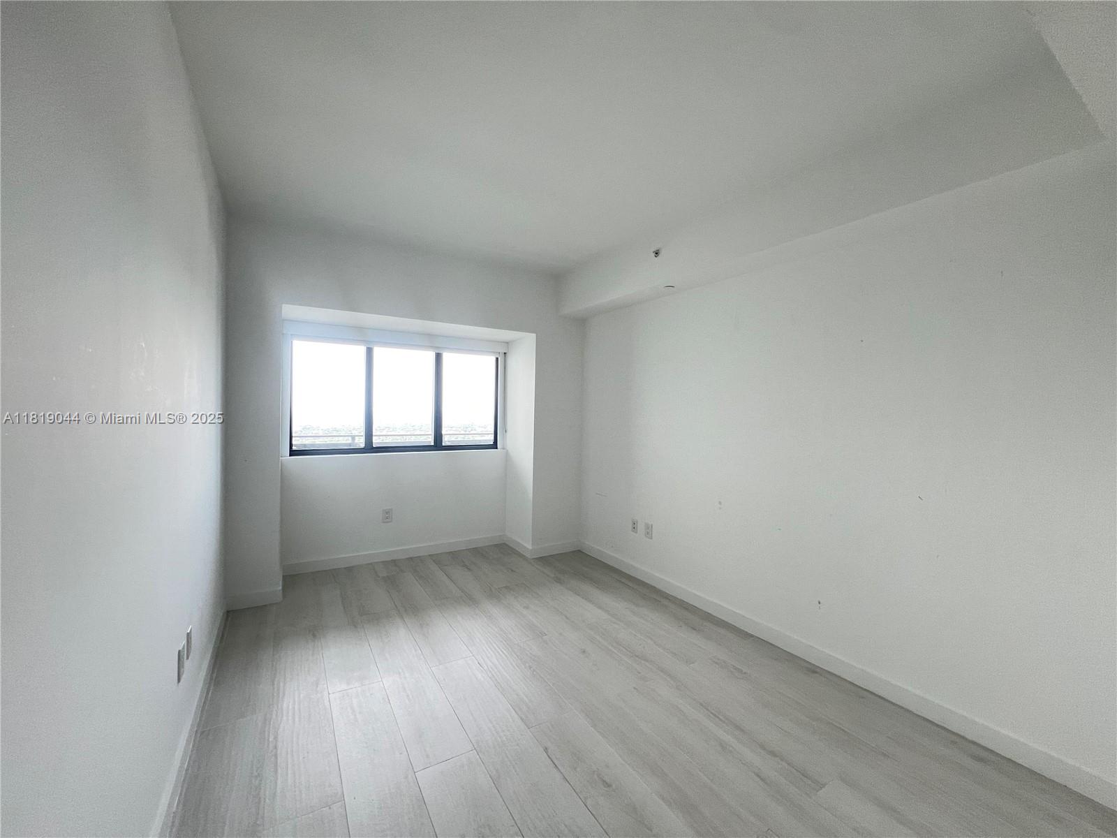 PARAISO BAY CONDO - Residential Lease