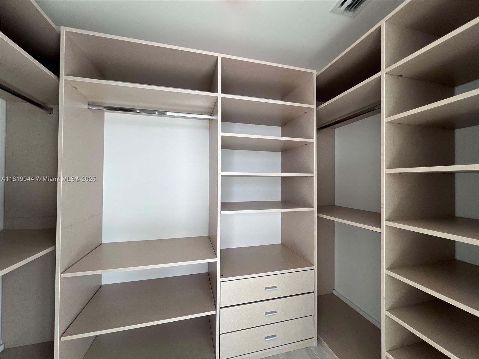 PARAISO BAY CONDO - Residential Lease
