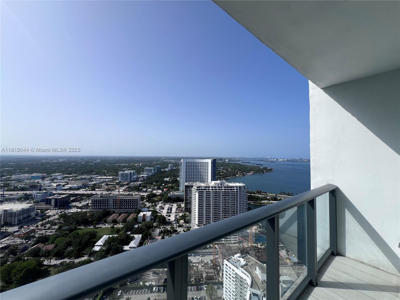 PARAISO BAY CONDO - Residential Lease
