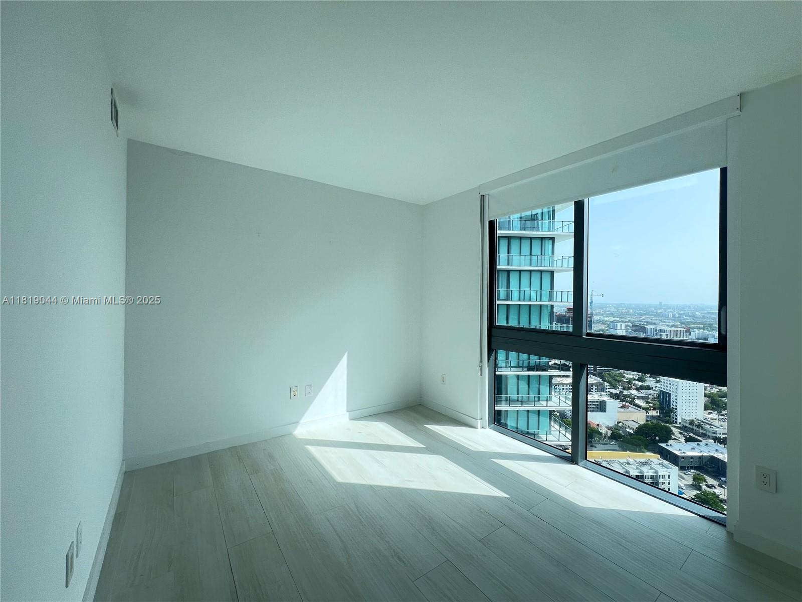PARAISO BAY CONDO - Residential Lease