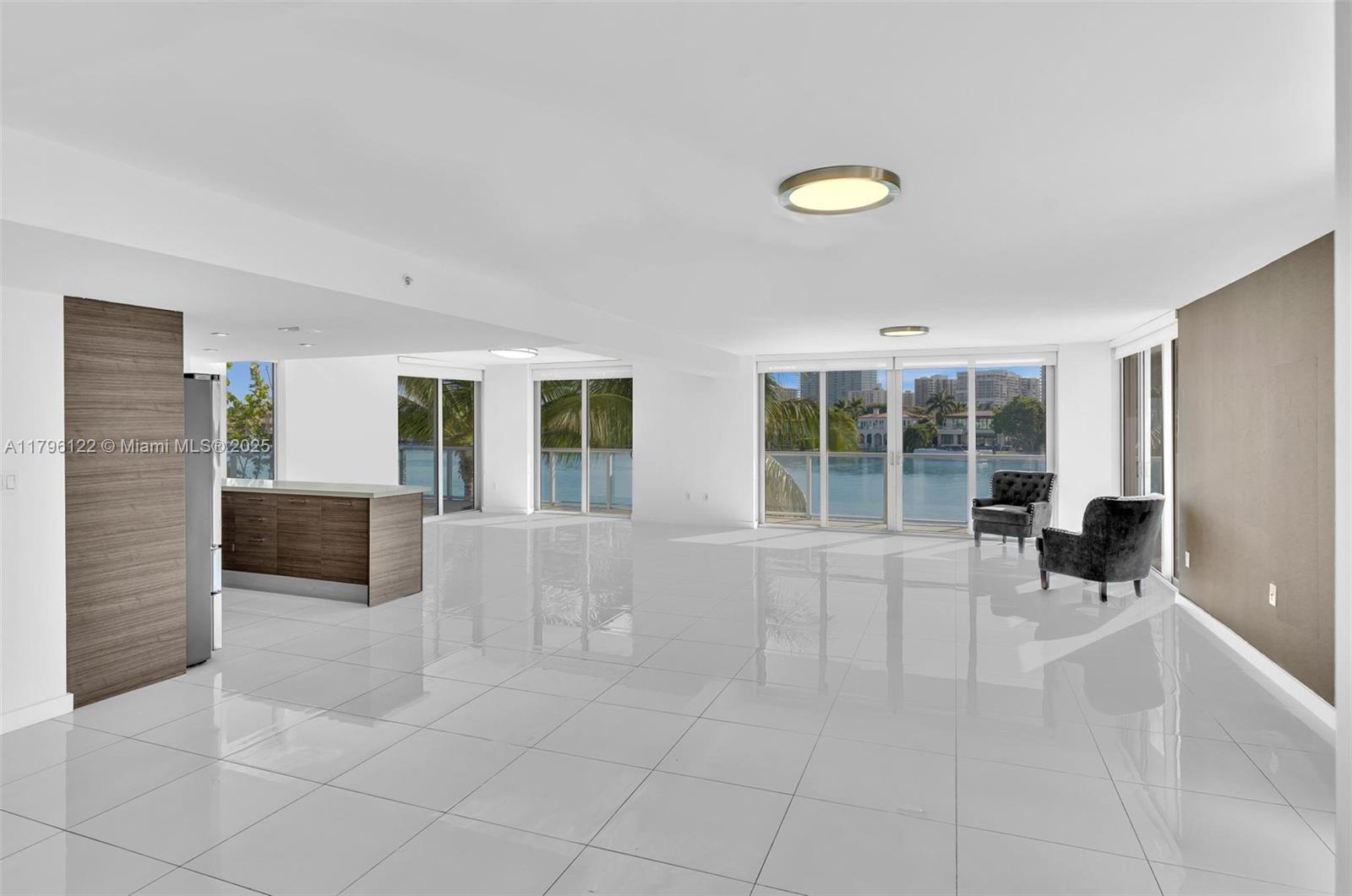 9901 E Bay Harbor Dr 301-302