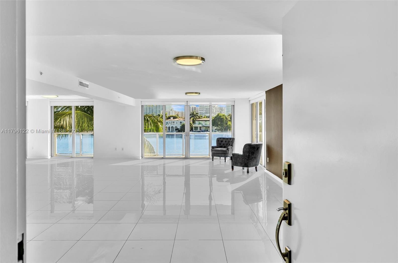 9901 E Bay Harbor Dr 301-302