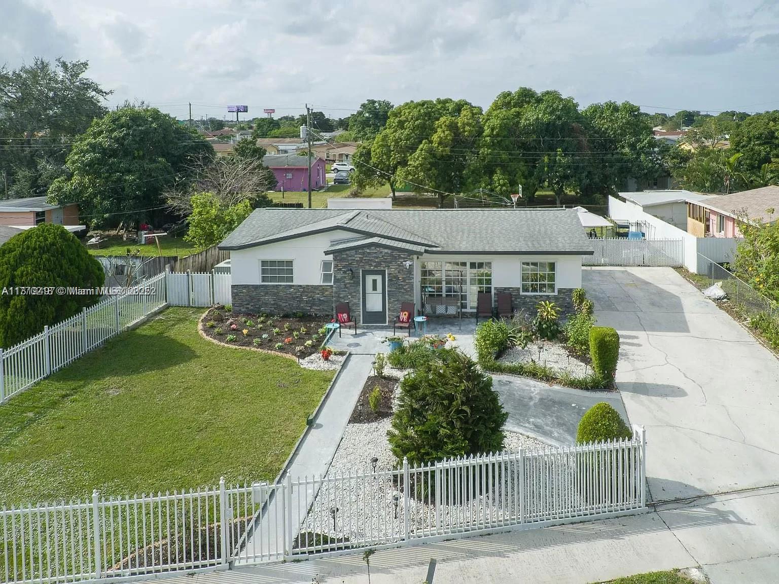 Rental Property at 16920 Nw 40th Ave A, Miami Gardens, Broward County, Florida - Bedrooms: 2 
Bathrooms: 1  - $2,600 MO.