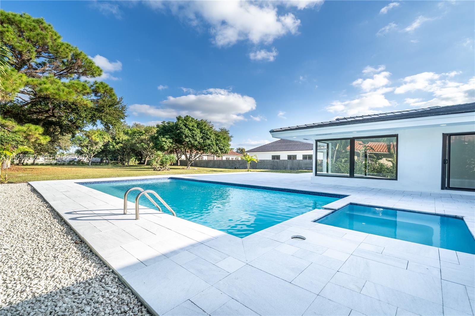 SUNNY ISLES INLAND - Residential