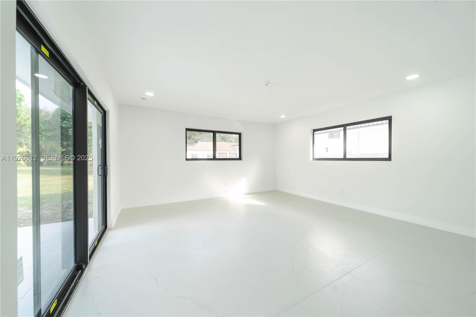 SUNNY ISLES INLAND - Residential