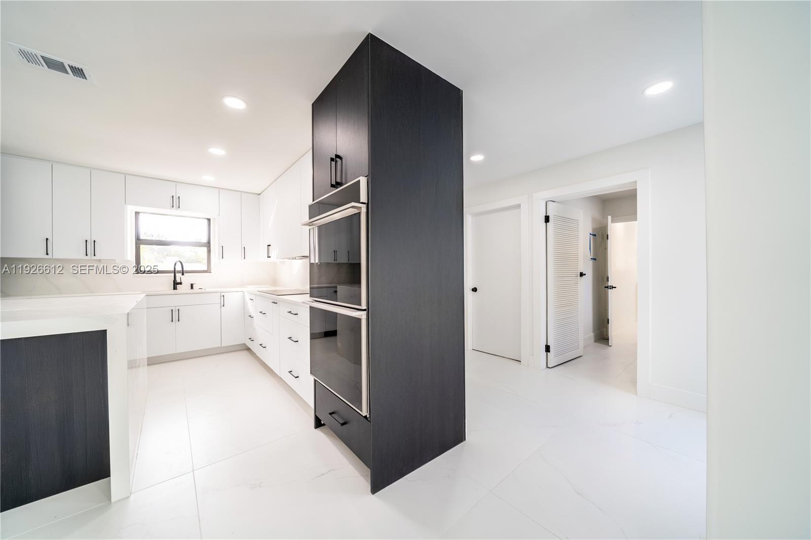 SUNNY ISLES INLAND - Residential