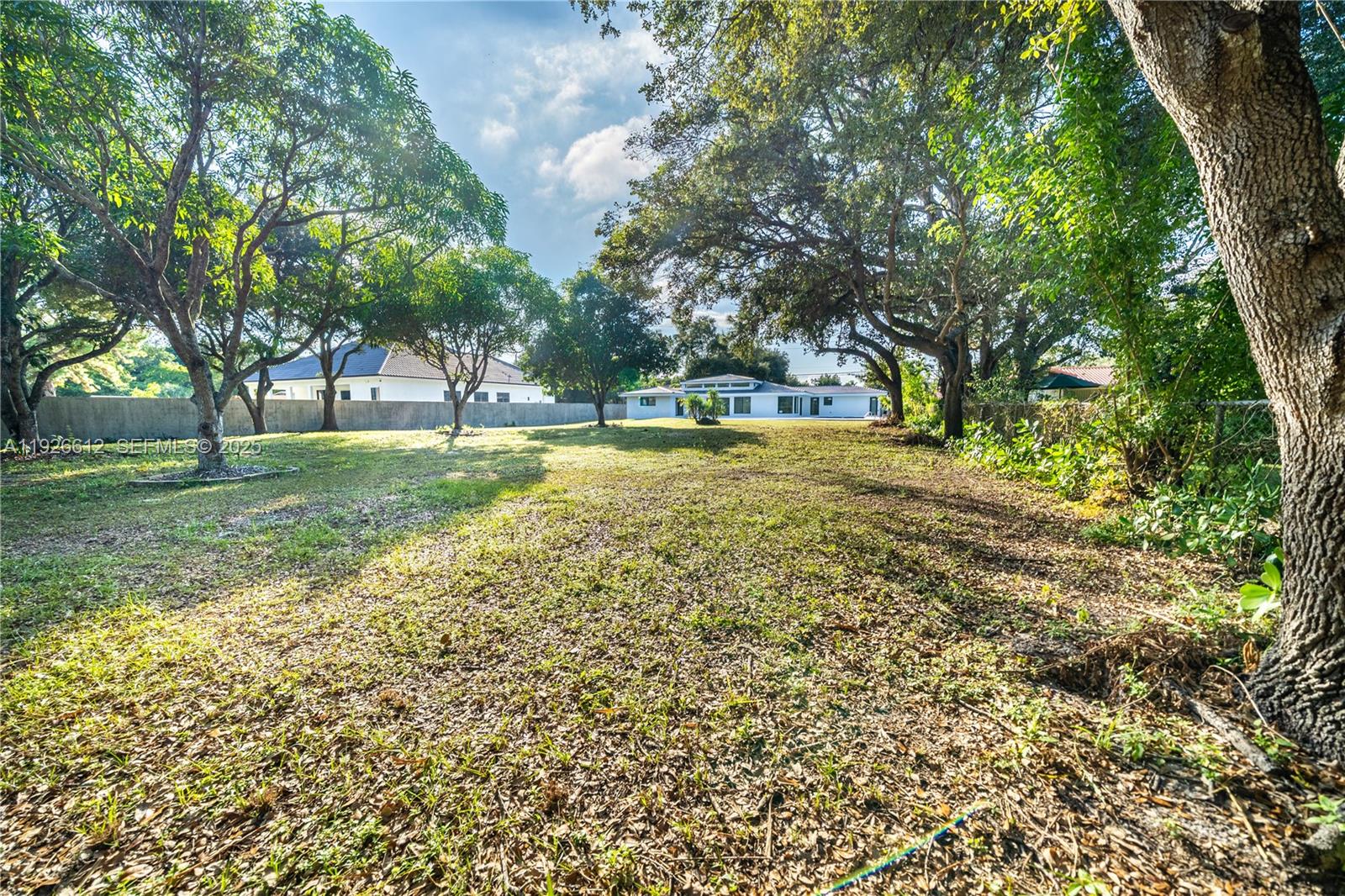 SUNNY ISLES INLAND - Residential