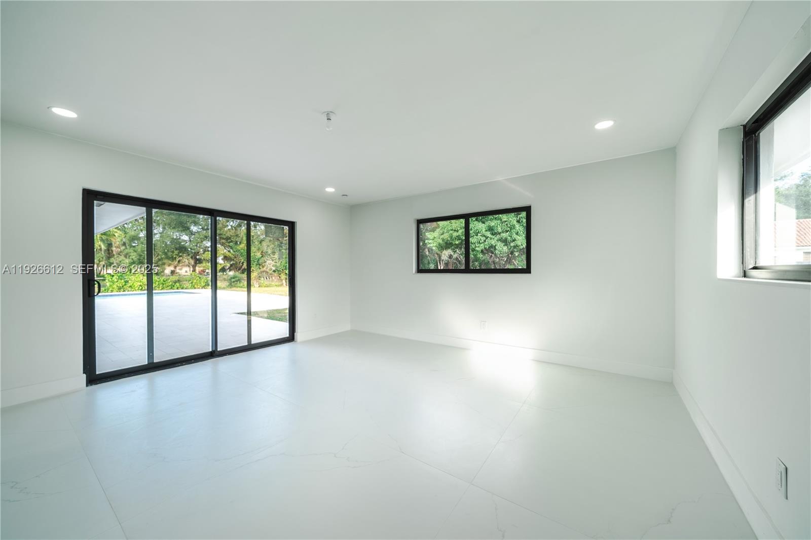 SUNNY ISLES INLAND - Residential