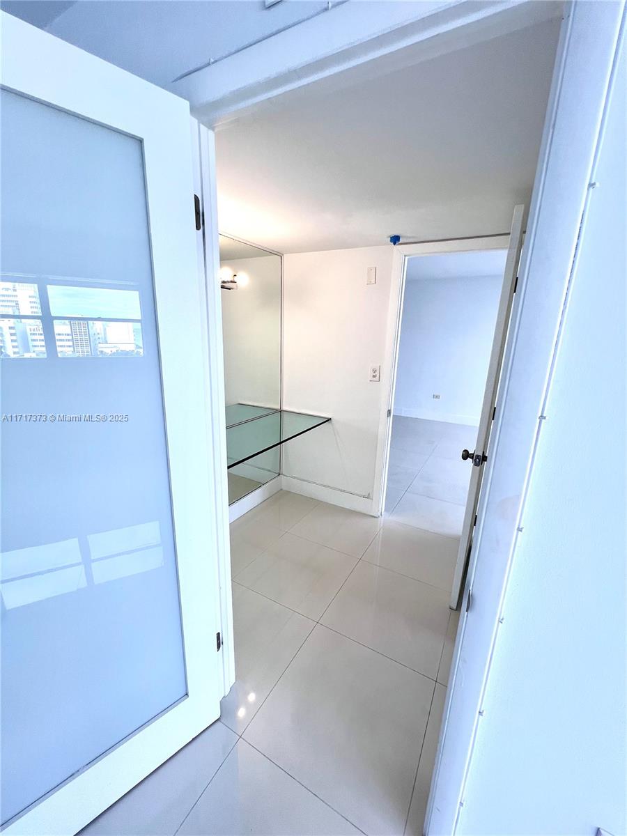 OCTAGON TOWERS I CONDO - Residential