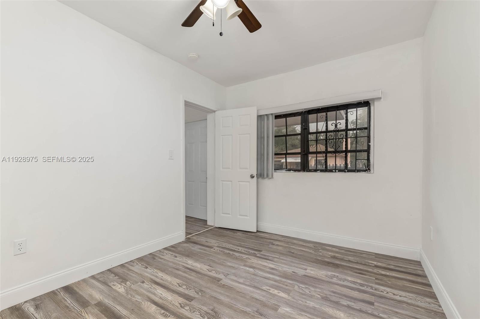 DIXIE HIGHWAY TRACK - Residential Lease