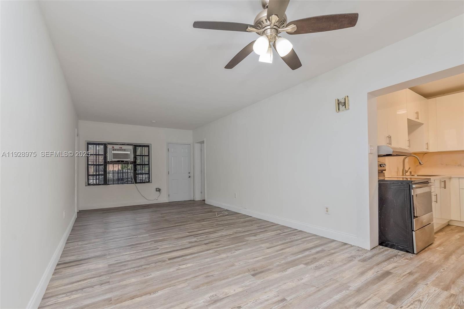 DIXIE HIGHWAY TRACK - Residential Lease