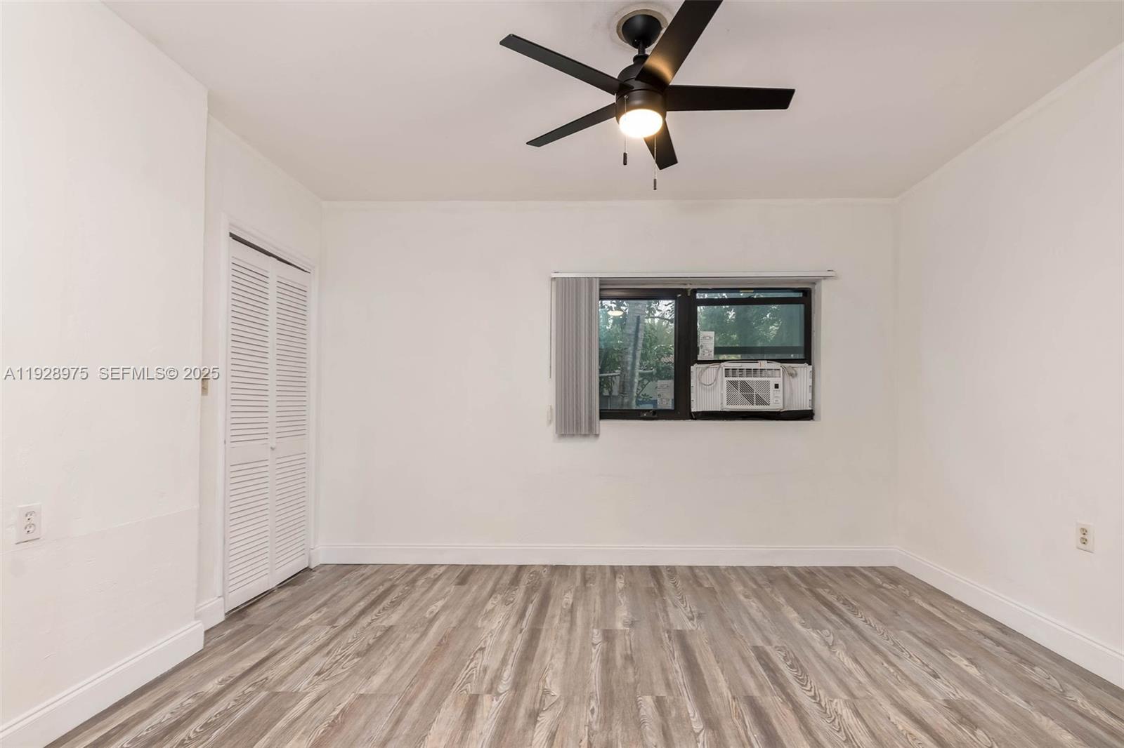 DIXIE HIGHWAY TRACK - Residential Lease