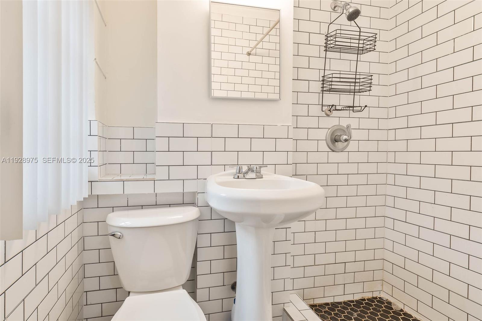 DIXIE HIGHWAY TRACK - Residential Lease