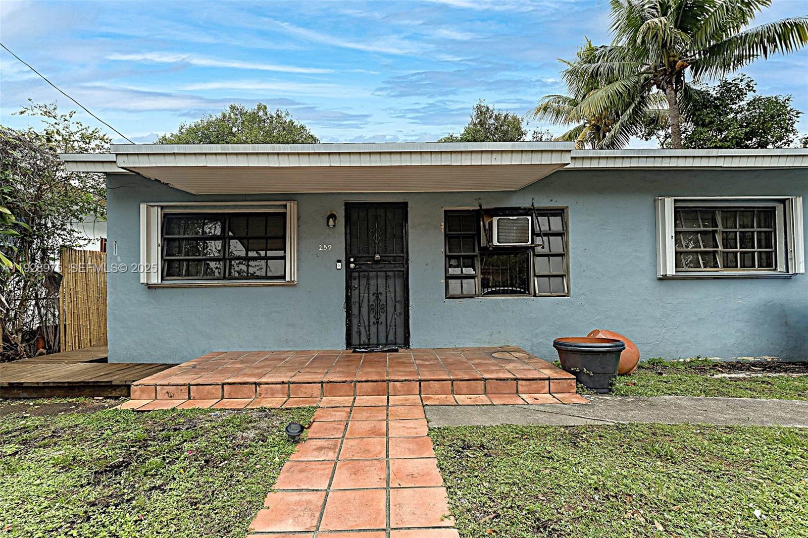 DIXIE HIGHWAY TRACK - Residential Lease