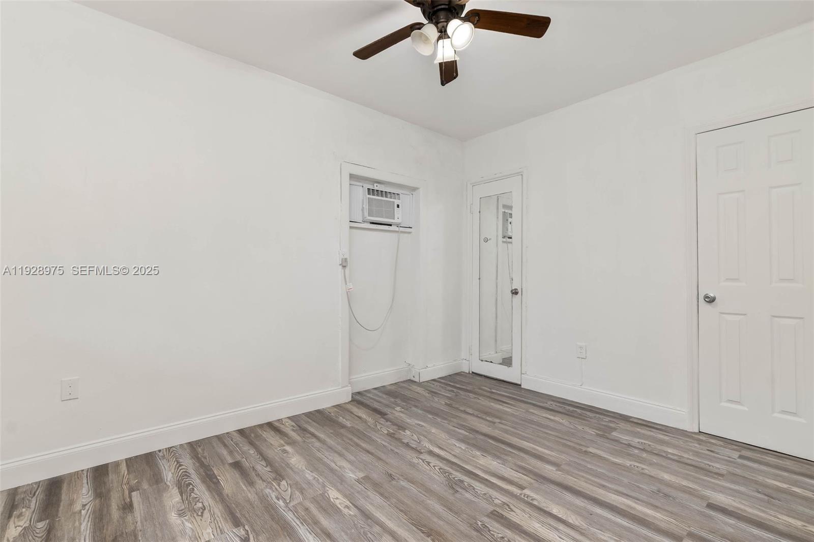 DIXIE HIGHWAY TRACK - Residential Lease