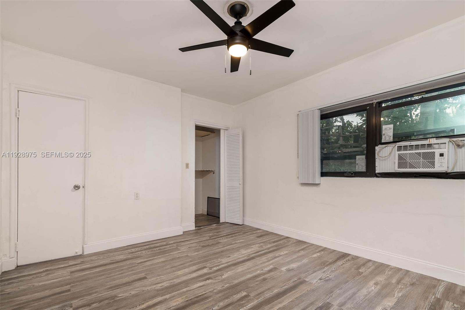 DIXIE HIGHWAY TRACK - Residential Lease