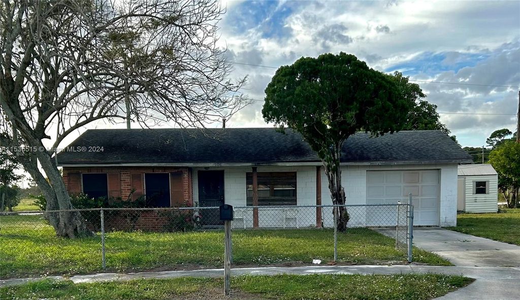 Photo of 106 Hilton Dr, Fort Pierce, FL 34946 (MLS # A11535515)