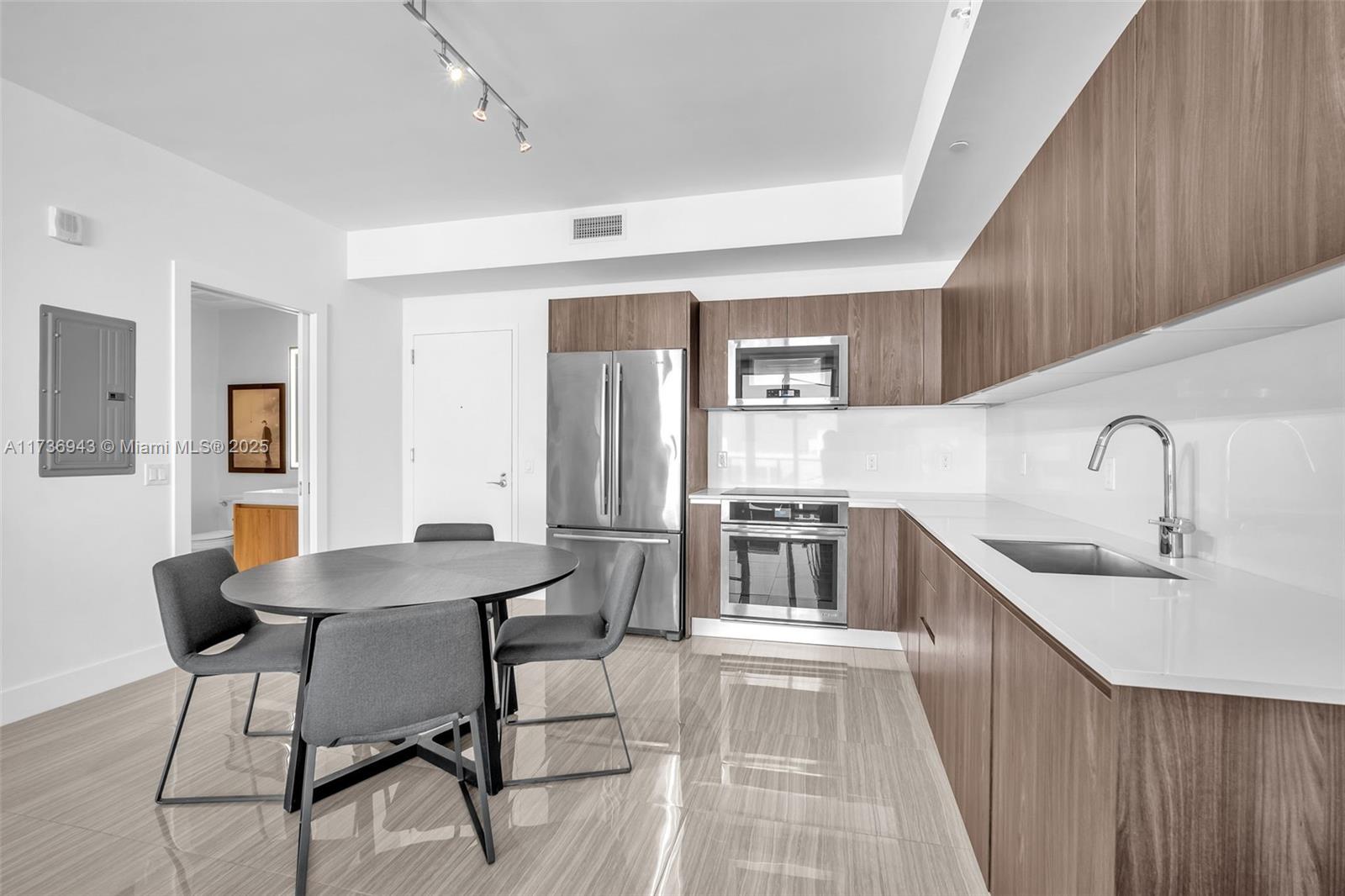 AVENTURA PARKSQUARE RESID - Residential