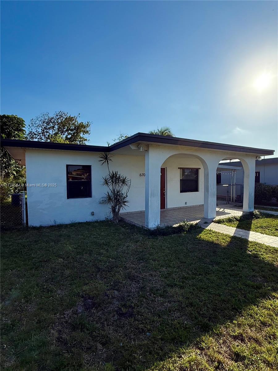 670 E 46th St, Hialeah, Miami-Dade County, Florida - 2 Bedrooms  
1 Bathrooms - 