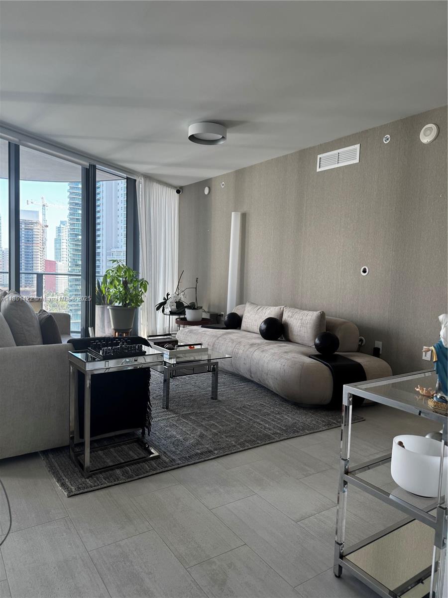 1000 Brickell Plz 2301
