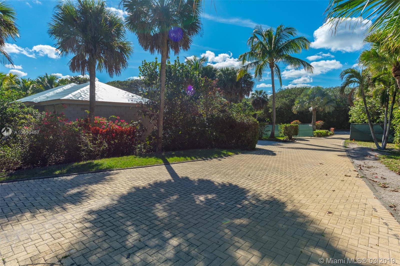 JUPITER ISLAND - Land