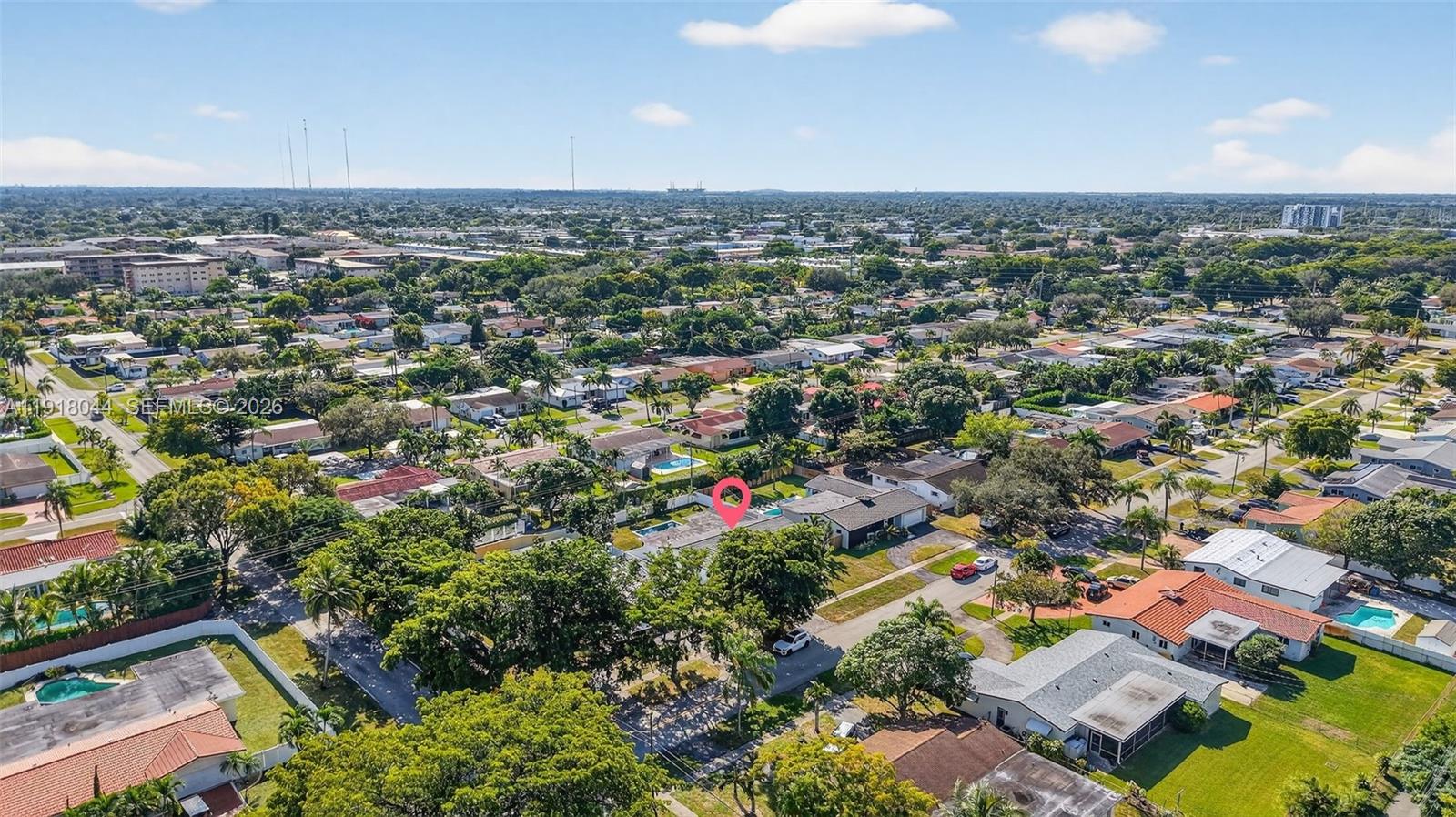 HOLLYWOOD HILLS - Residential