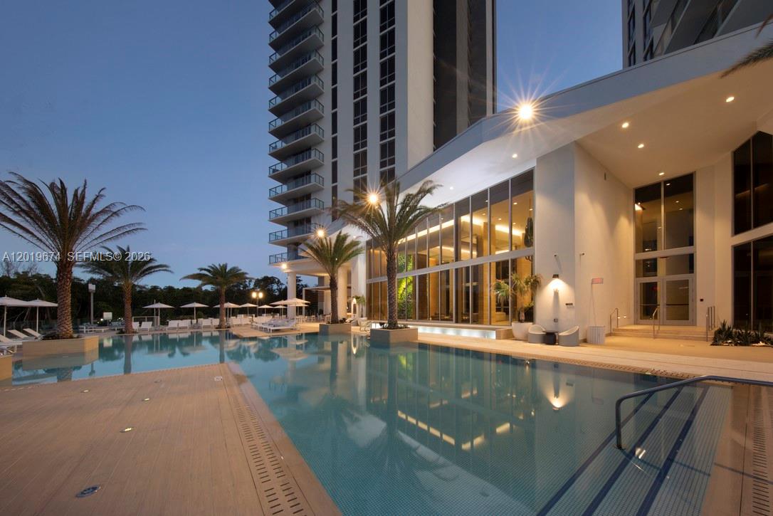 THE HARBOUR NORTH CONDO - Residential