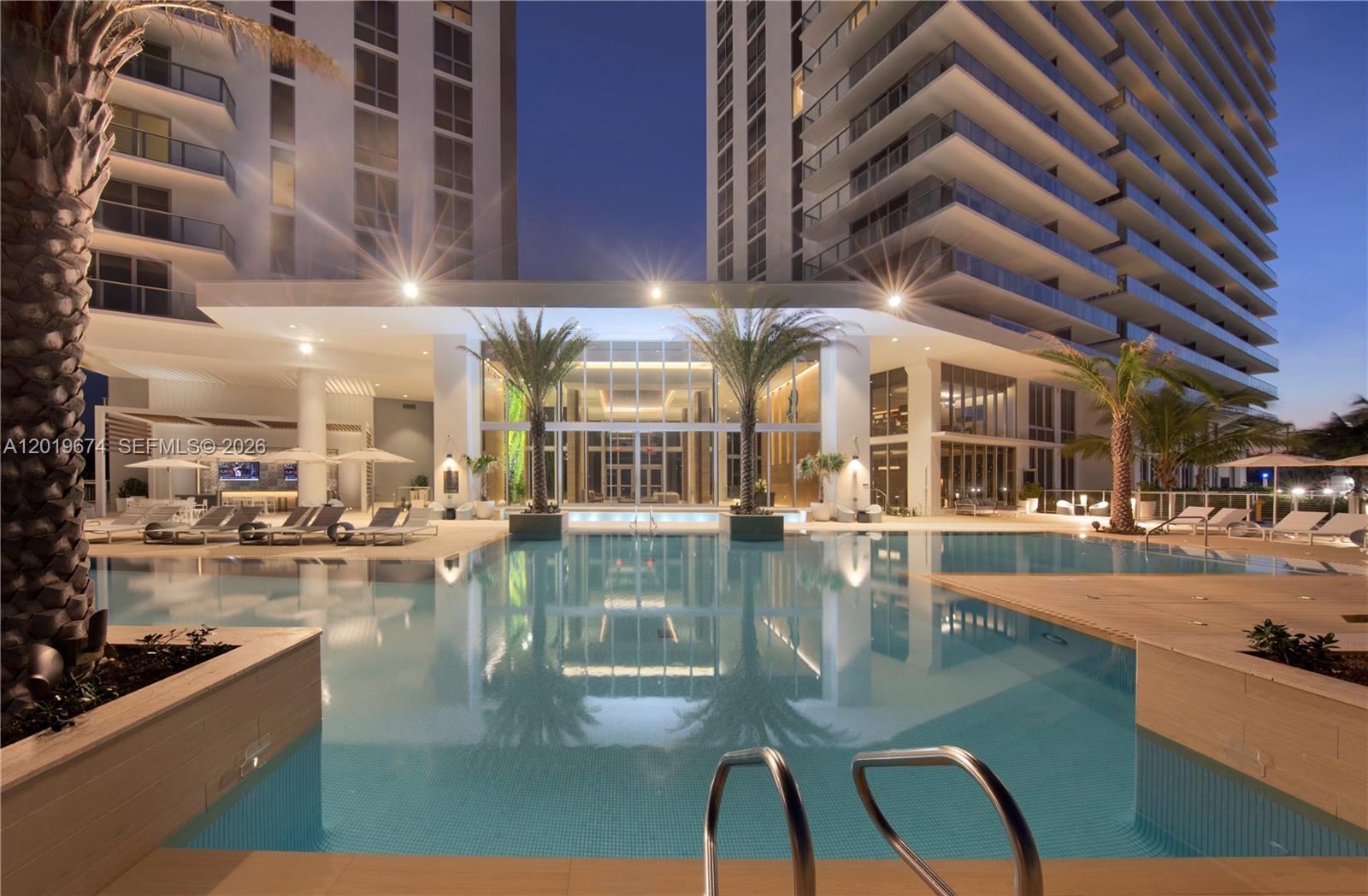 THE HARBOUR NORTH CONDO - Residential