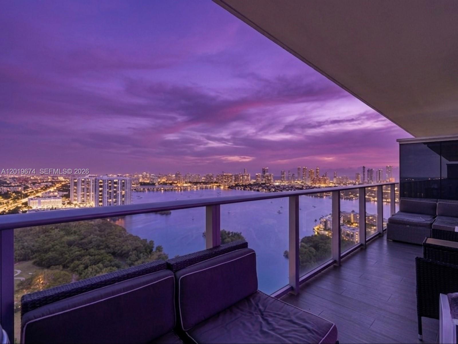 THE HARBOUR NORTH CONDO - Residential