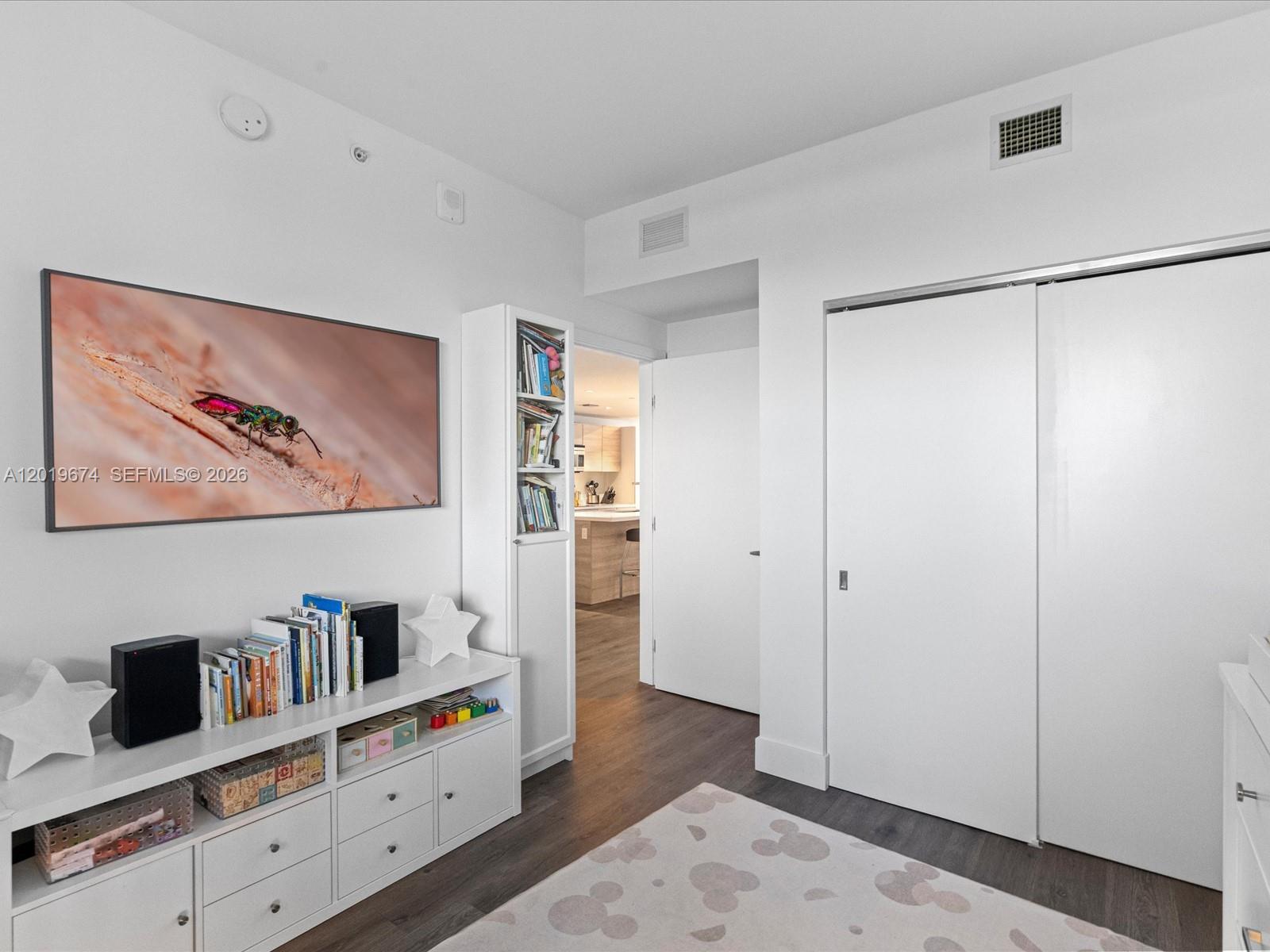 THE HARBOUR NORTH CONDO - Residential