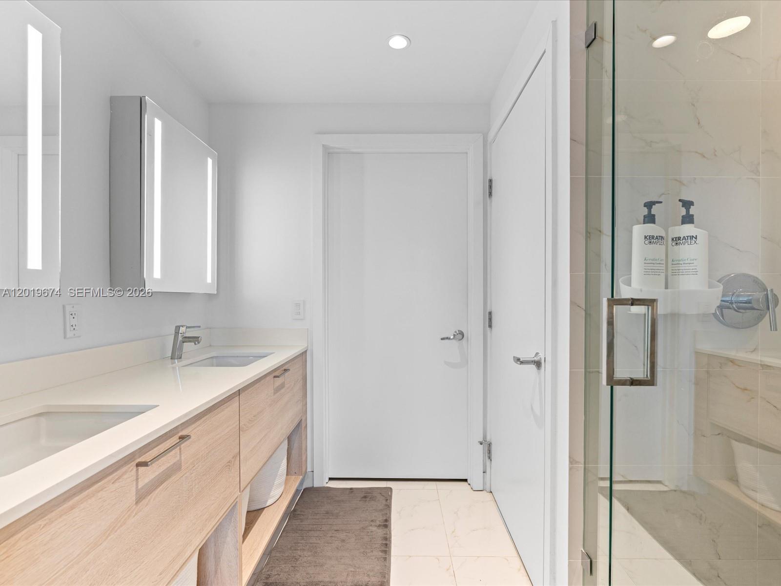 THE HARBOUR NORTH CONDO - Residential