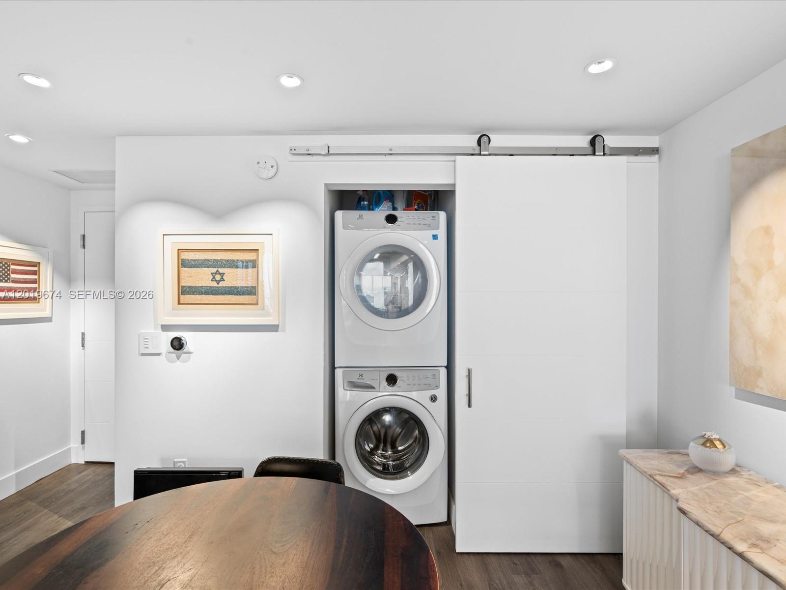 THE HARBOUR NORTH CONDO - Residential