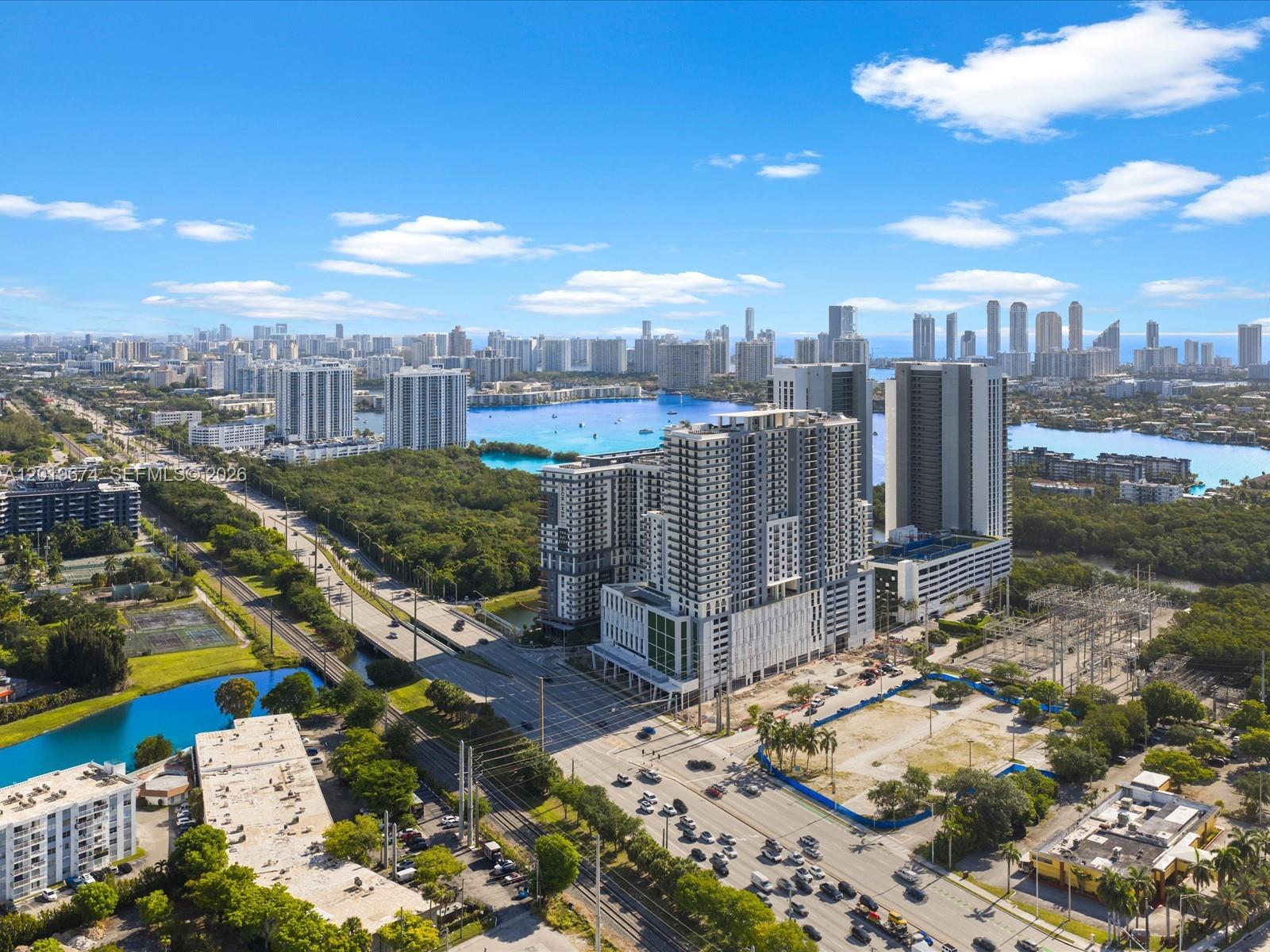 THE HARBOUR NORTH CONDO - Residential