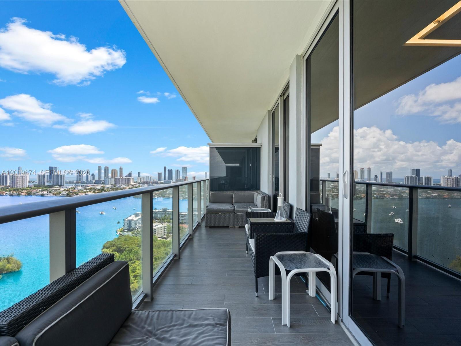 THE HARBOUR NORTH CONDO - Residential
