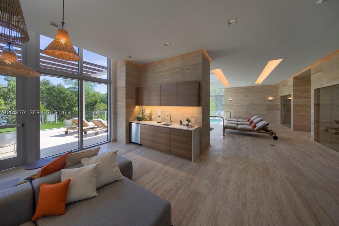 THE HARBOUR NORTH CONDO - Residential