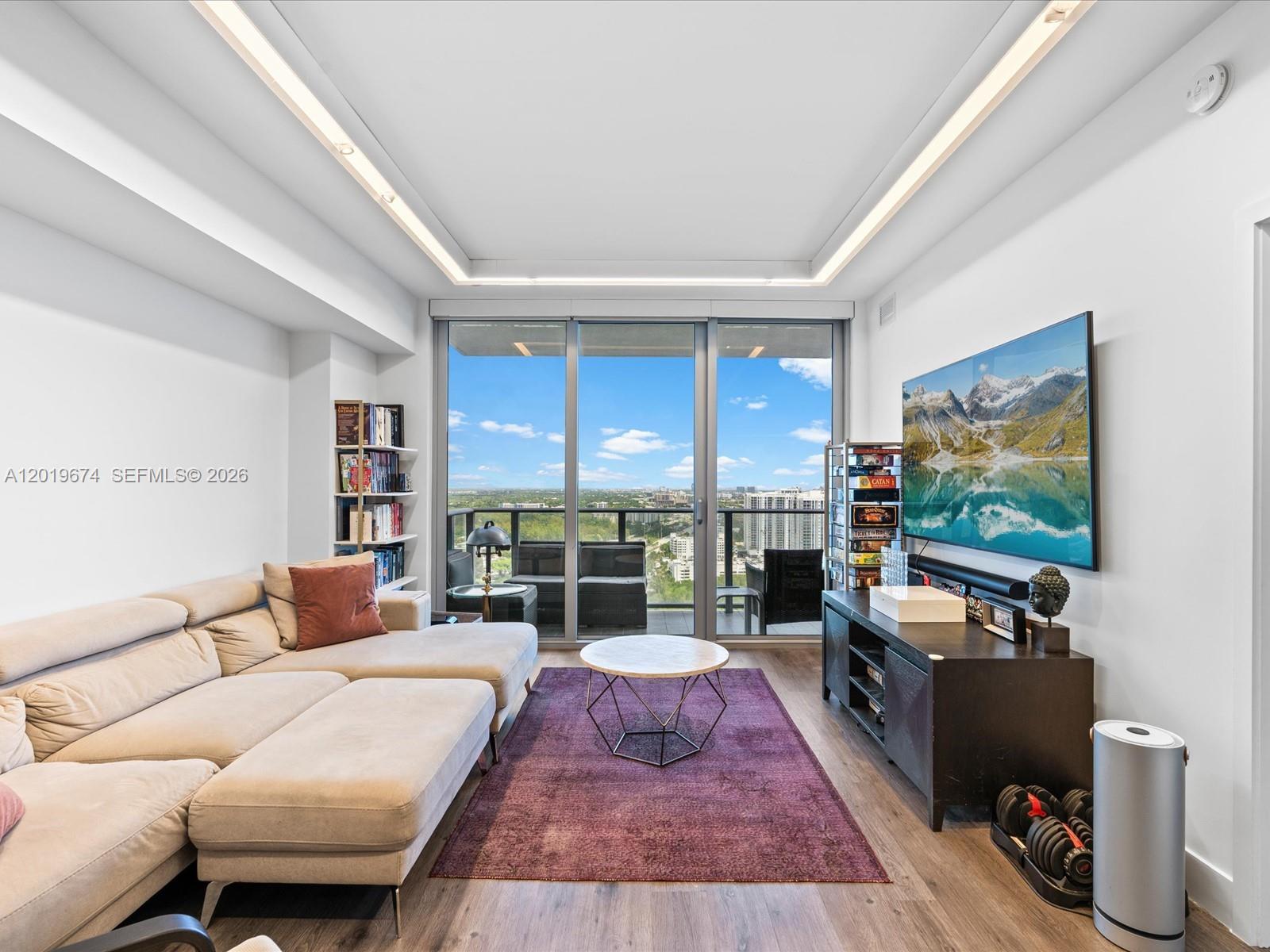 THE HARBOUR NORTH CONDO - Residential