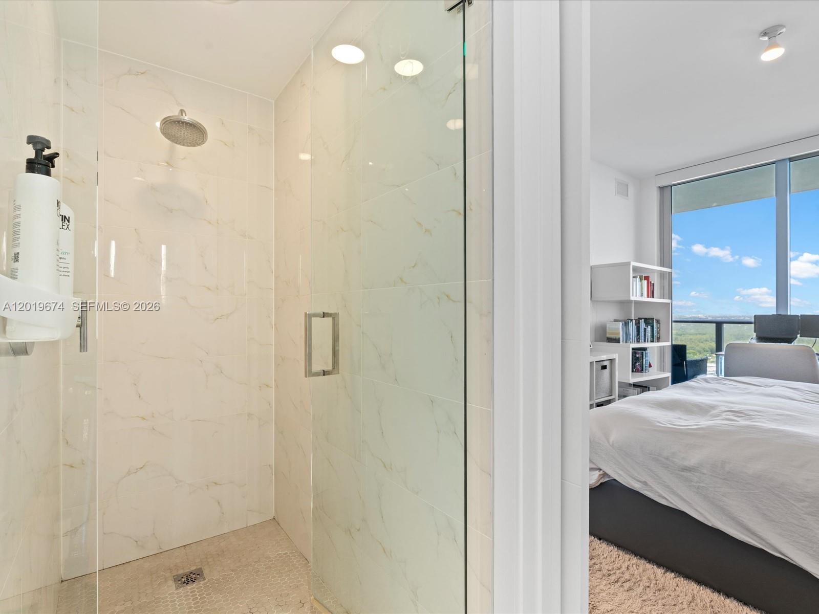 THE HARBOUR NORTH CONDO - Residential