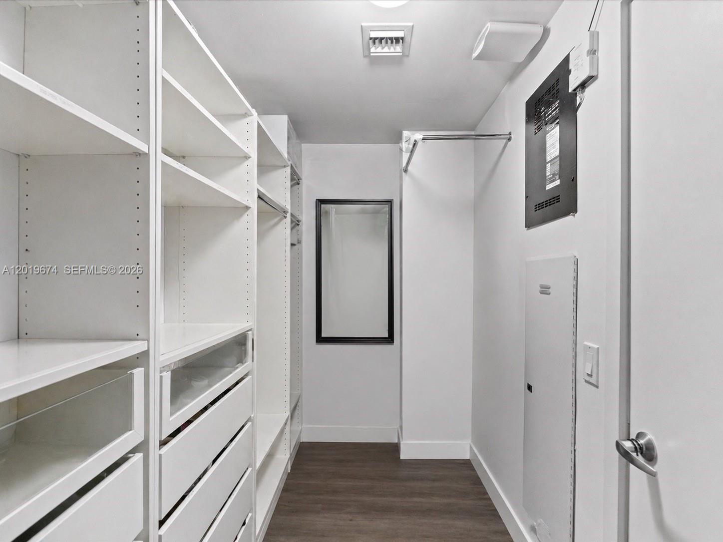 THE HARBOUR NORTH CONDO - Residential