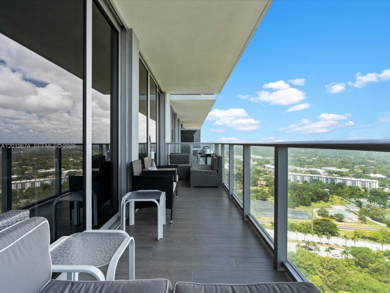 THE HARBOUR NORTH CONDO - Residential